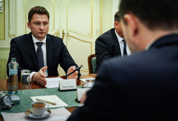 A LOZ ragaszkodik a nyolc pontjának teljesítéséhez, de a fizetésekkel kapcsolatban hajlandó a kompromisszumra