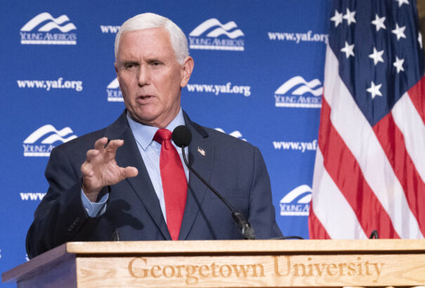 Mike Pence volt amerikai alelnök fontolgatja, hogy indul a 2024-es elnökválasztáson