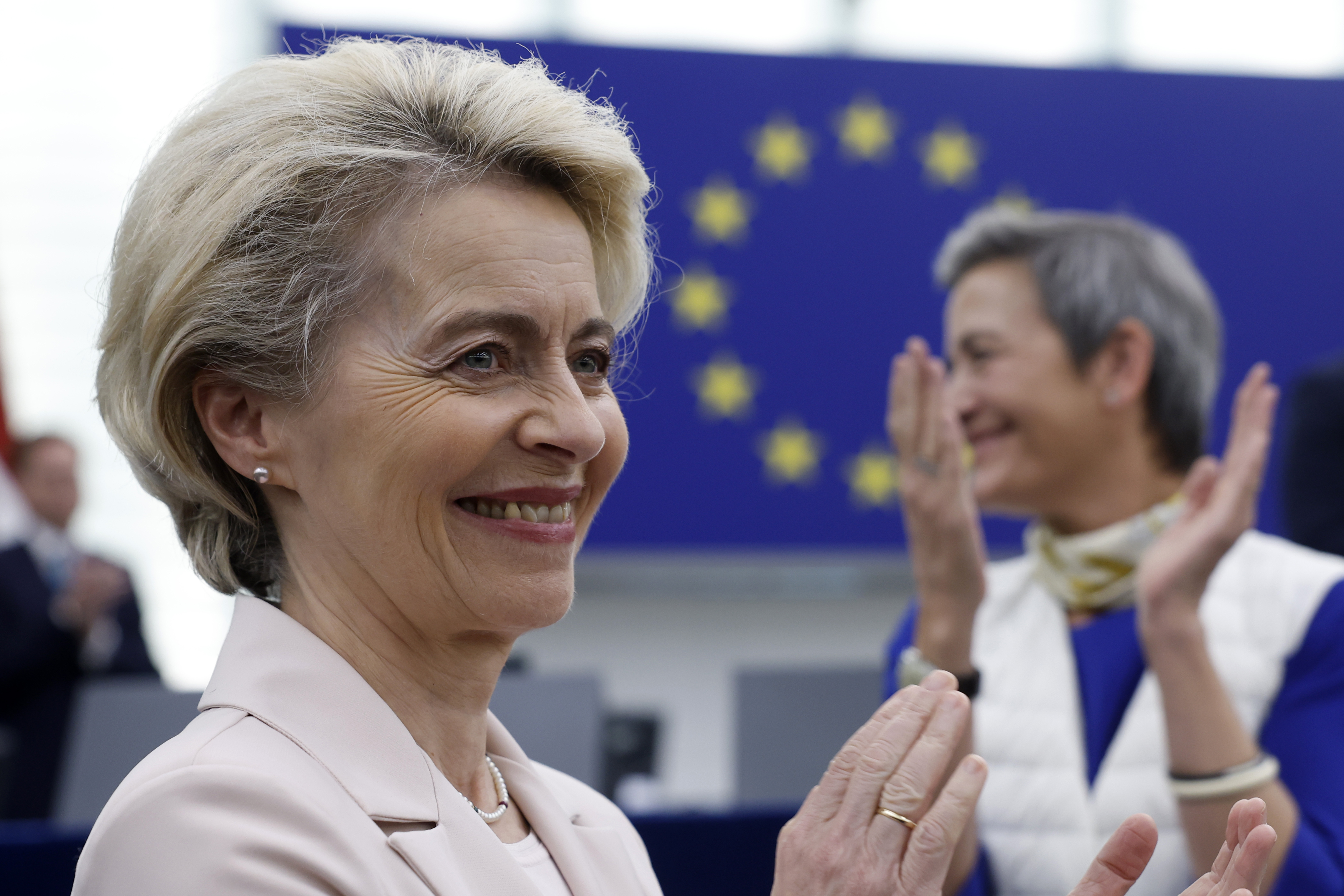 Von der Leyen Zelenszkijjel telefonált: az EU generátorokat ad Ukrajnának