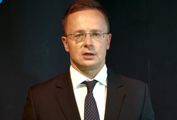 Szijjártó: a kijevi nagykövetség folytatja működését