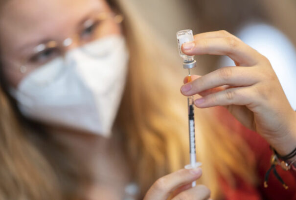 Az új olasz kormány eltörölte az egészségügyi dolgozók kötelező Covid-oltását