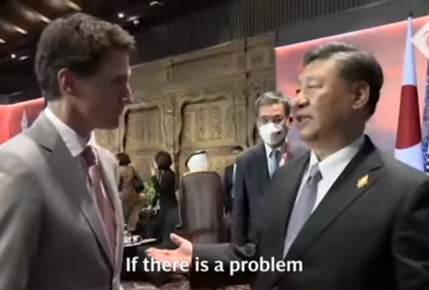 Kioktatta a kanadai kormányfőt a kínai elnök