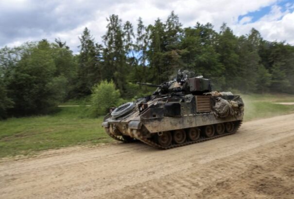 Bloomberg: Amerikai lövészpáncélosok érkezhetnek Ukrajnába