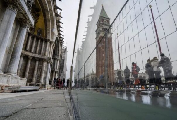 Üveggáttal védik a velencei Szent Márk-bazilikát