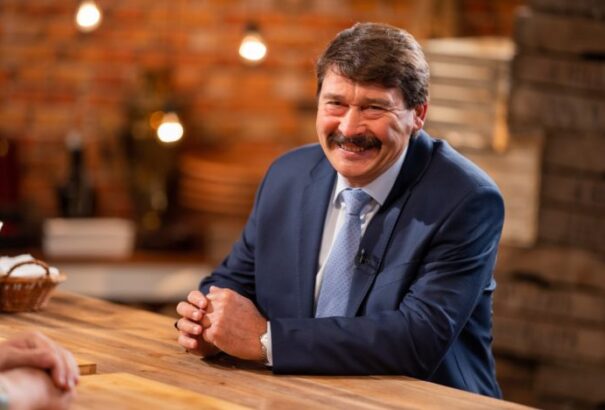 Áder János látogat el a szombati Főmenübe