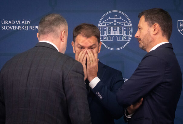 Ha marad a kormány, jöhet a következő aknamező: az év törvénye