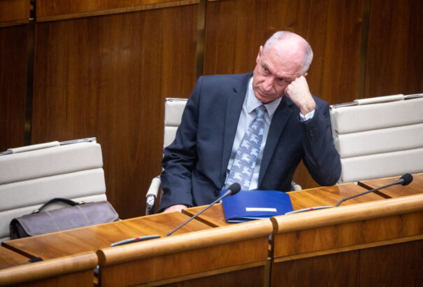 Változtatás az utolsó pillanatban: százalékos arány helyett eurós értékben korlátozzák a távhő drágulását