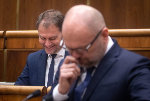 Bizalmatlansági indítvány: Az OĽANO liberálisai elhalasztanák a bizalmi szavazást, hogy átszervezzék a Heger-kormányt