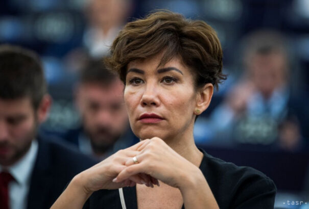 Korábbi SaS-es és most-hidas politikusok is dolgoznak Nicholsonová új pártján