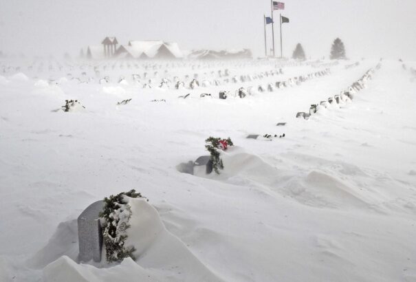 Generációnként egyszer előforduló téli vihar közeleg – Több mint 2100 repülőjáratot töröltek az Egyesült Államokban