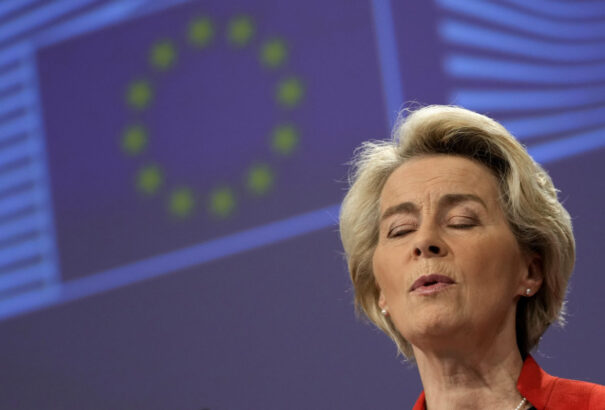 Újabb razziát tartottak az EP irodáiban, dagad az uniós korrupciós botrány