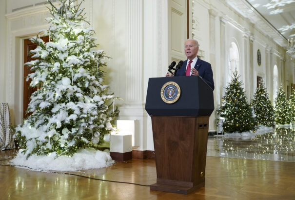Biden karácsonyi üzenetében egységre és kedvességre szólított fel