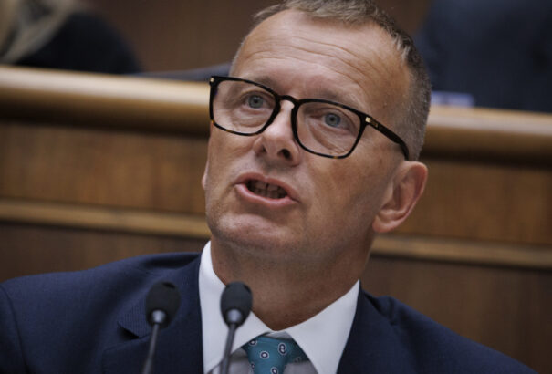 Megvan, mikor lesz a Heger-kormány elleni bizalmi szavazás