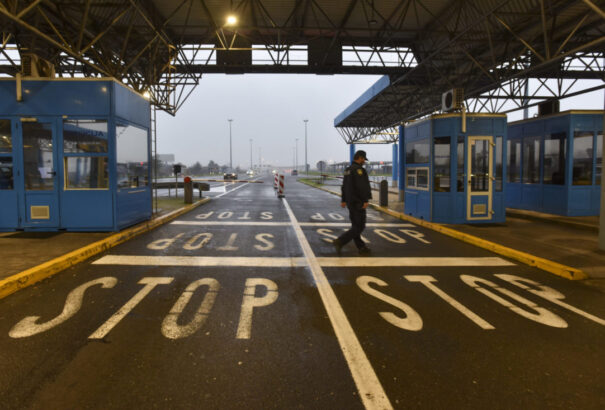 Az Erdélyi Magyar Szövetség szerint Romániának döntenie kell, hogy Schengen vagy Chisinau felé kíván haladni