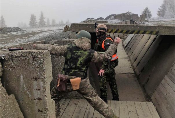 Ukrán katonák gyakorlatoznak Csehországban