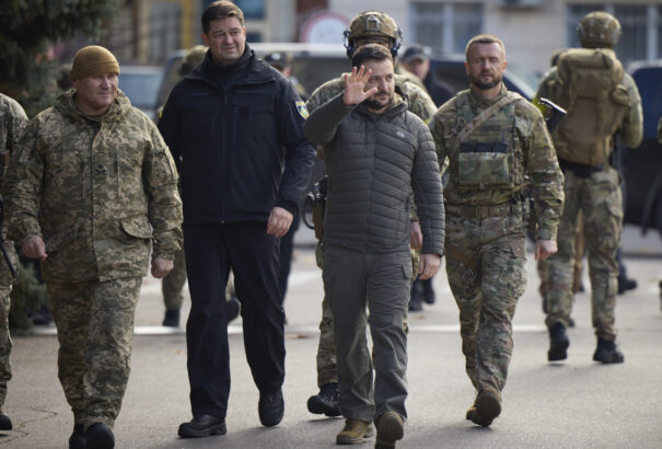 Jelentős diplomáciai mozgolódás Ukrajna kapcsán: Zelenszkij Bidennel, Macronnal és Erdogannal is tárgyalt vasárnap