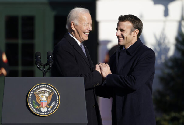 Macron a Fehér Házban tett látogatása során: Biden politikája megoszthatja a Nyugatot