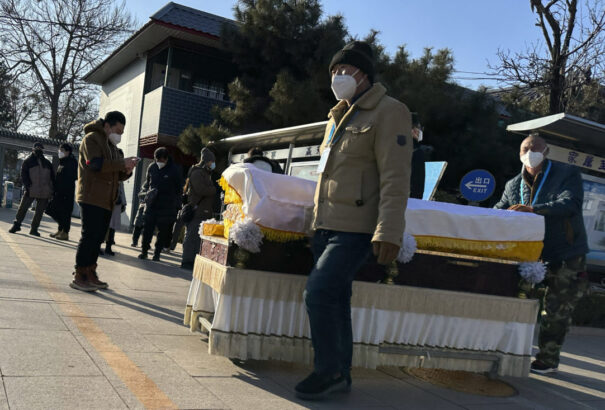 A brit kormány negatív teszthez köti a Kínából érkezők angliai beutazását