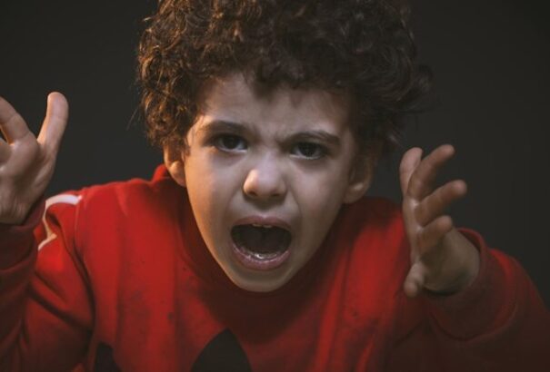 Váratlan következményei lehetnek évek múlva annak, ha valaki mobillal akarja megnyugtatni a gyerekét