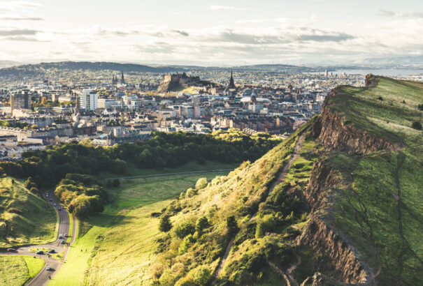 Micskó András: A cuki angol elitista elmélkedett egyet Orbán sáljáról …mert manapság ez trendi