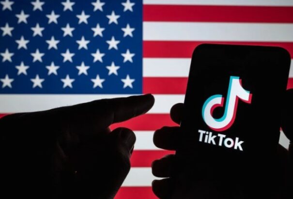 Sorra törlik a betiltott TikTok alkalmazást az Egyesült Államok törvényhozásának eszközeiről