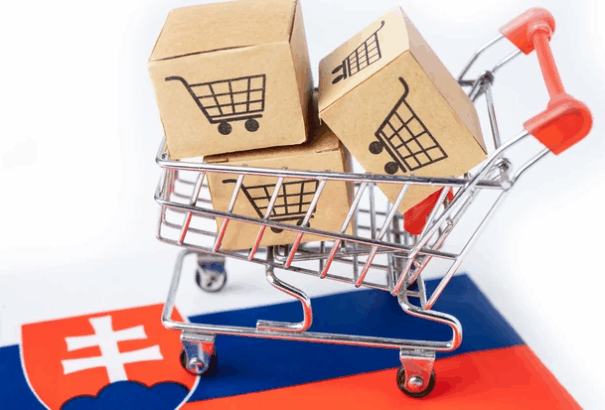Változik a bevásárlóturizmus iránya. A magas élelmiszerinfláció miatt magyarországi vásárlók százai áramlanak a határ menti szlovák városokba