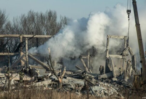 Ukrán Vezérkar: 500 katonánál is több embert veszítettek az oroszok Makijivkánál