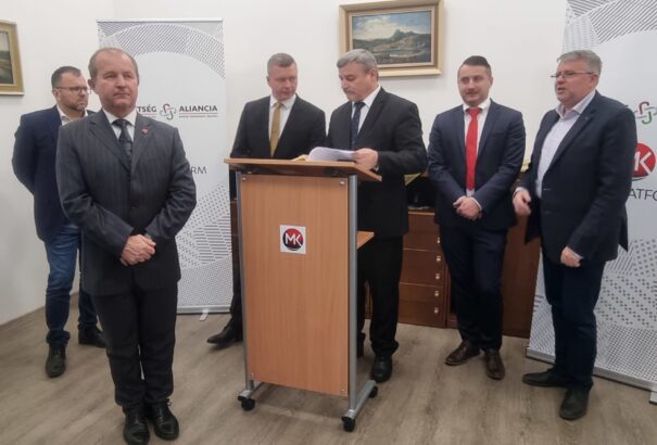Döntött az MKP: Etnikai magyar párttá válhat a Szövetség-Aliancia