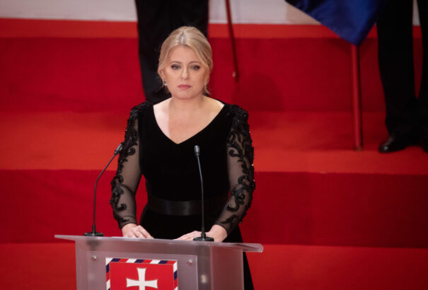 Zuzana Čaputová állami kitüntetésben részesítette Takács András koreográfust és Korpás András borászt