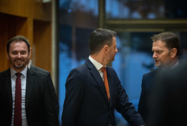 Mikor lesznek az előrehozott választások? Három dátumról szavazhatnak a képviselők