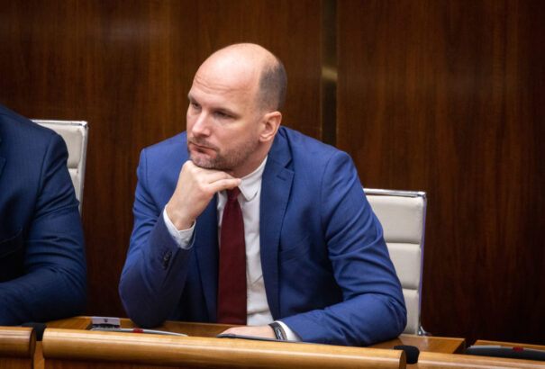 Grendel Gábor egy választási listán akar lenni Eduard Hegerrel