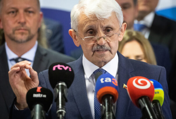 Dzurinda bemutatta politikai projektjét, a Kék Koalíciót