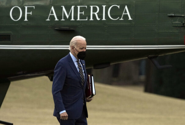 Újabb titkosított iratok kerültek elő Biden „elfeledett” fiókjaiból