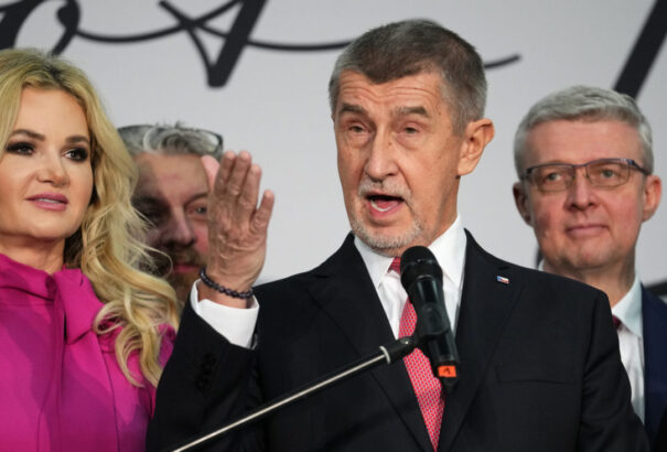 Cseh elnökválasztás: Csaknem 100 százalékos feldolgozottság mellett Pavel hajszálnyival Babiš előtt