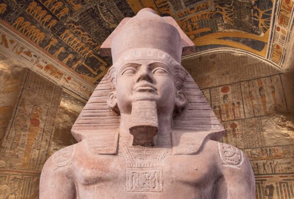 Daruval lopták volna el Nagy Ramszesz egyiptomi fáraó 10 tonnás szobrát