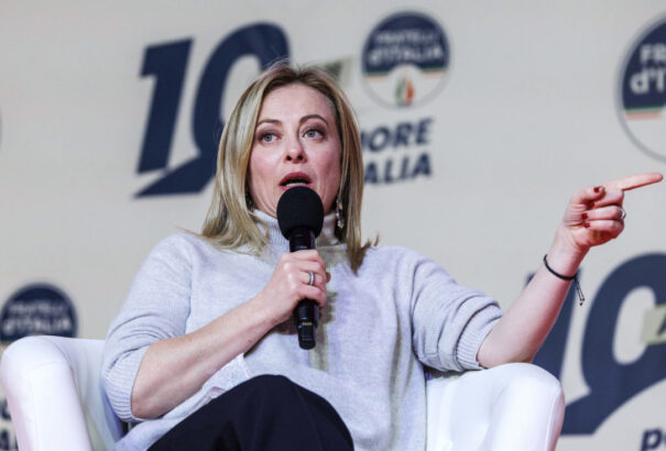 Meloninál kilincsel szövetségért az Európai Néppárt