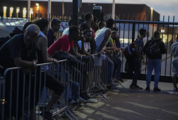 Az uniós tagállamok szigorúbb migrációs szabályokat és határkerítéseket követelnek