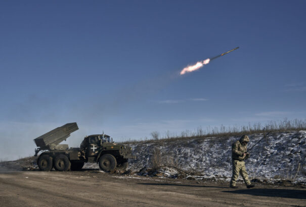 Mindenki a nyugati tankok átadását várja, közben Ukrajna kifogy a lőszerből