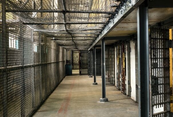 Mégsem lesz börtön Rimaszombatban? Bonyodalmak a kormányhatározat kivitelezése körül