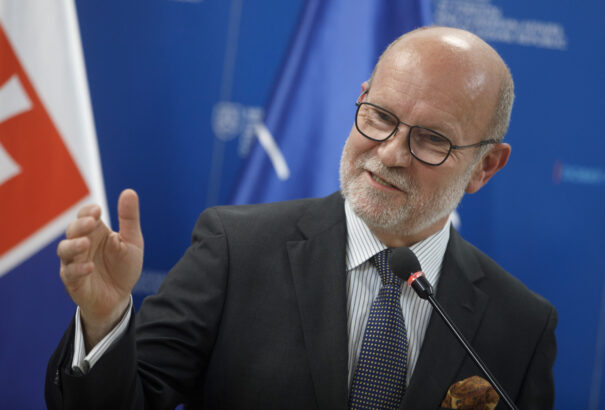 Káčer: A katonai segélyek mellett az EU-nak fenn kell tartania Ukrajna európai vízióját is