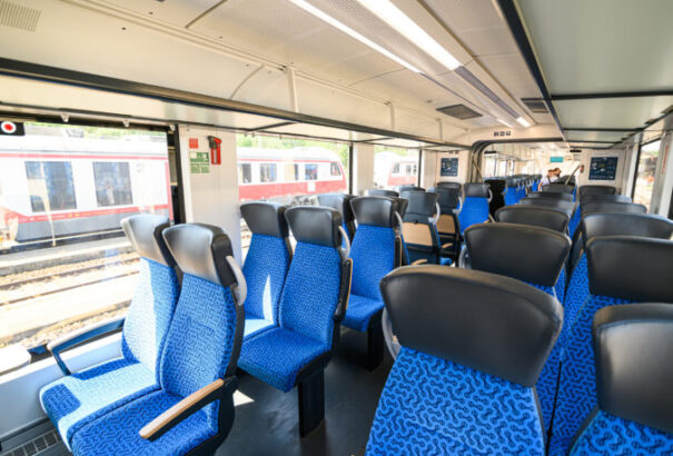 A jegypénztárnál vásárolt vonatjegy drágább lesz, az elektronikusan vásárolt viszont nem