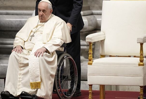 Benedek halálával Ferenc pápa felülvizsgálhatja visszavonulásának lehetőségét