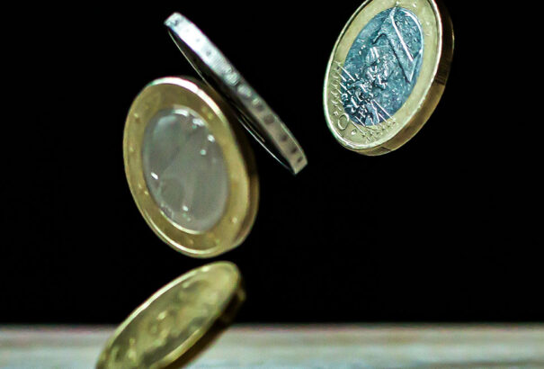 Hónapok óta nem ütöttek ekkorát az eurón