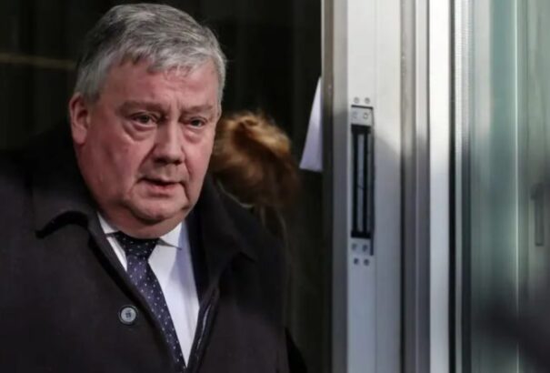 Tovább dagad a korrupciós botrány az EP-ben – újabb képviselőnél kattant a bilincs