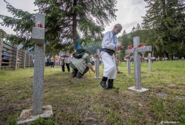 Győzött az igazság! – El kell távolítani az úzvölgyi katonatemető román betonkeresztjeit