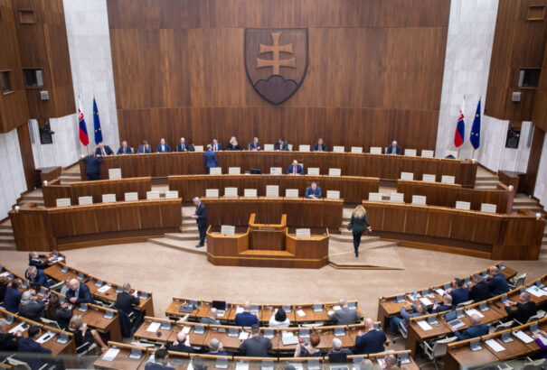 Boris Kollár házelnök rendkívüli ülést hív össze a szlovák MiG-ek átadása kapcsán