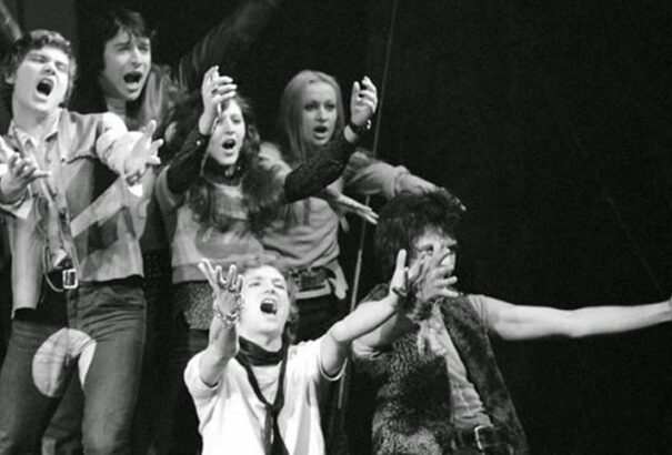 Bakelit-sztorik 24 – „Valaki mondja meg…” 50 éves a Képzelt riport