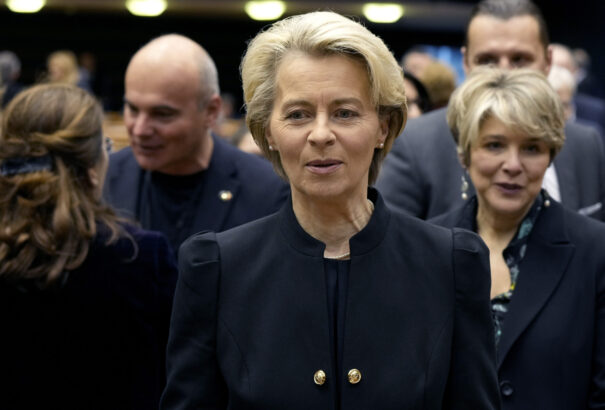 Von der Leyen az Európai Bizottság csapatával Kijevbe utazott