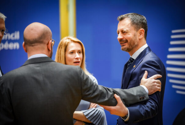 Heger bizalma töretlen Káčerrel szemben: Egyike a legtapasztaltabb diplomatáinknak