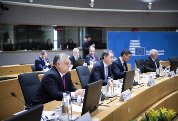 Orbán Viktor: életet menteni csak békével és tűzszünettel lehet